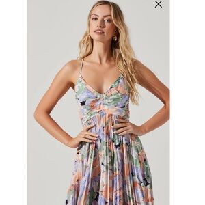 Astr the Label Blythe Floral Plisse Midi Dress Size XS Coral Multi Revolve